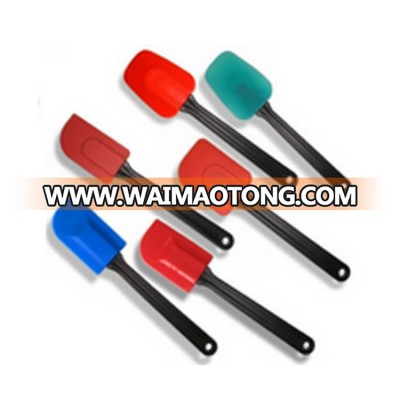 Silicone spatular with handle